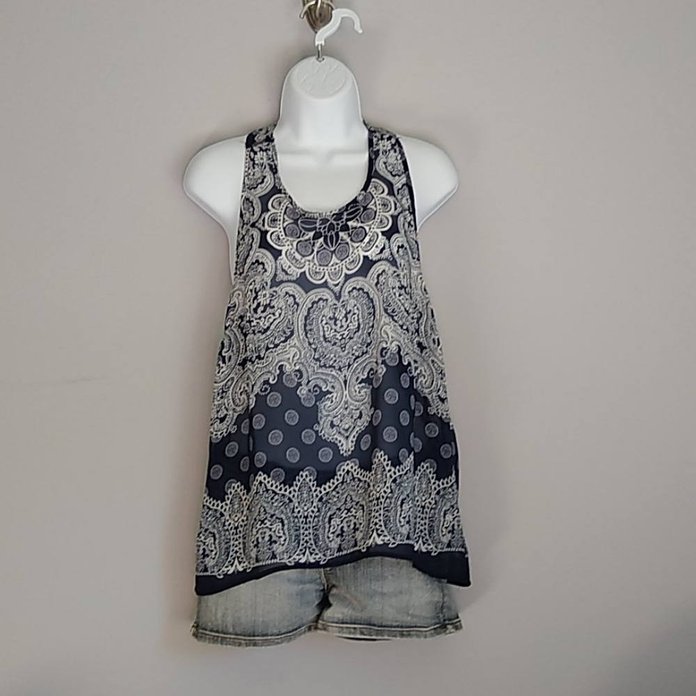 - Elodie summer shirt size medium